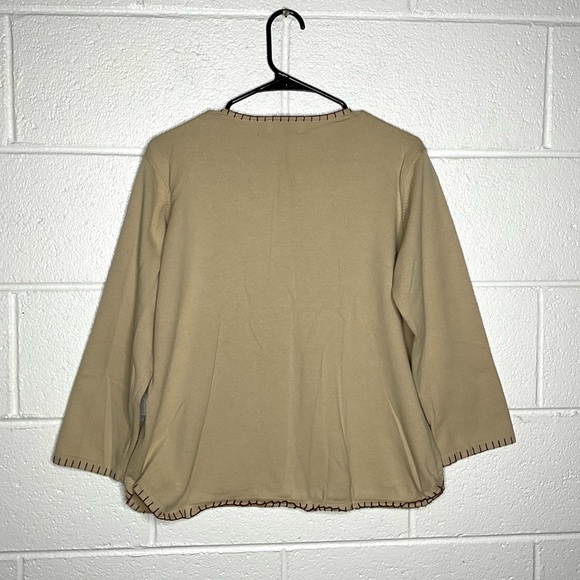 < Vintage White Stag Floral Embroidered Top > - Picture 3 of 3